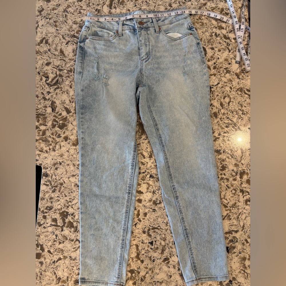 Time and Tru Light Blue Skinny Jeans